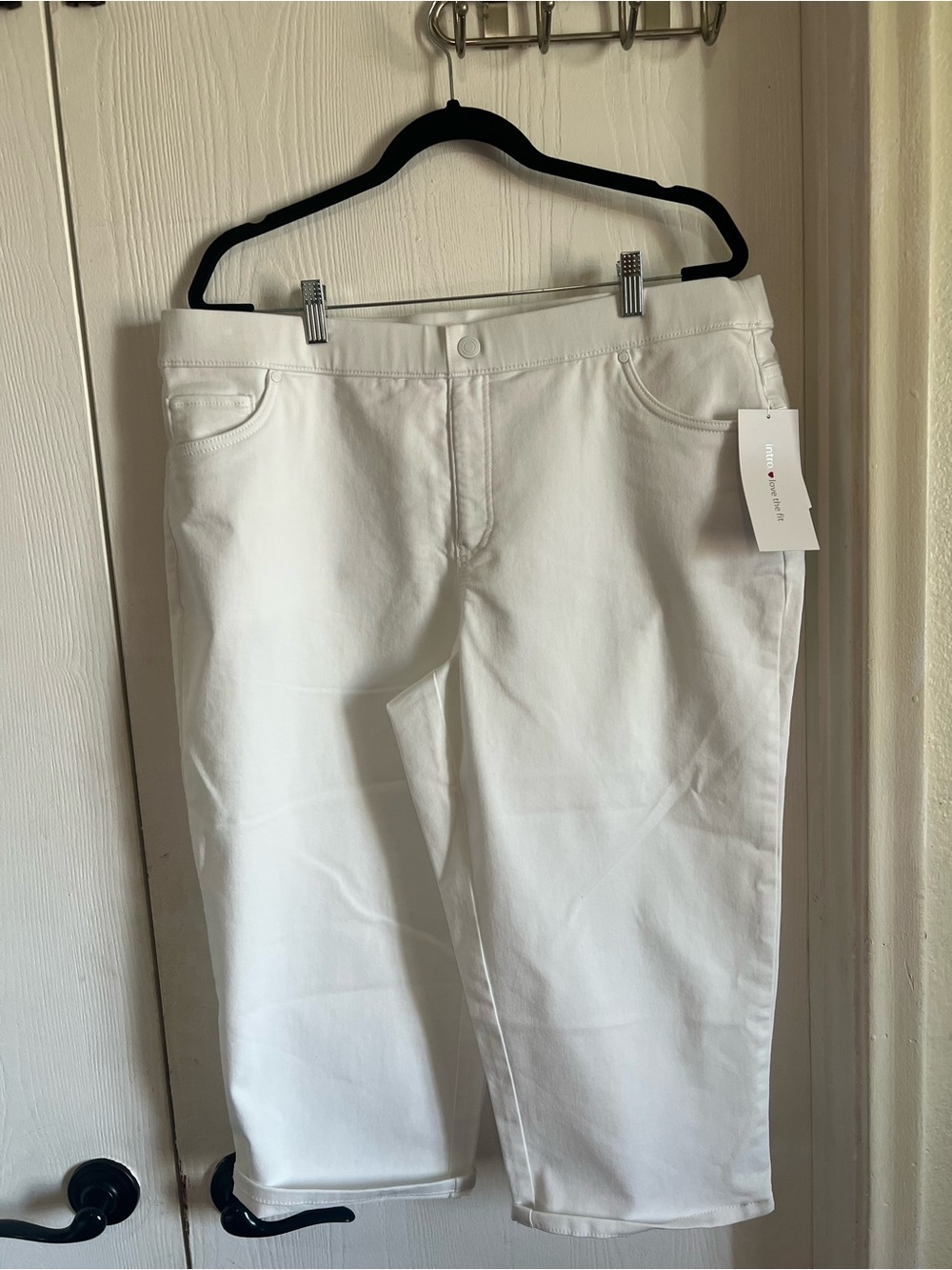 Intro “Love The Fit”Flower Capri Pull On Power Stretch Size 16W Bright White NWT
